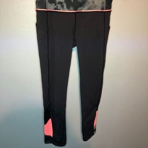 Lululemon cropped legging back zipper